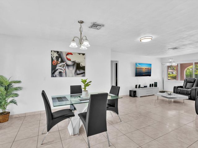 13 SE 14th Street, Dania Beach, FL 33004