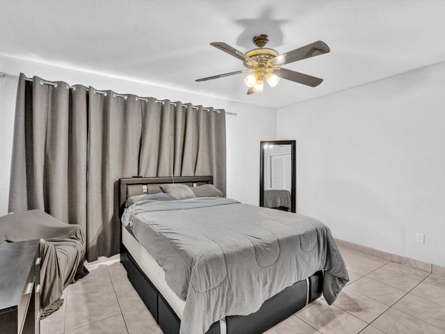 13 SE 14th Street, Dania Beach, FL 33004