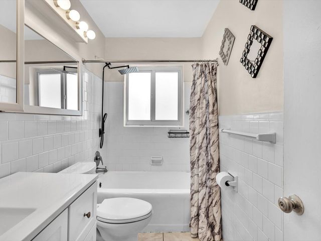13 SE 14th Street, Dania Beach, FL 33004