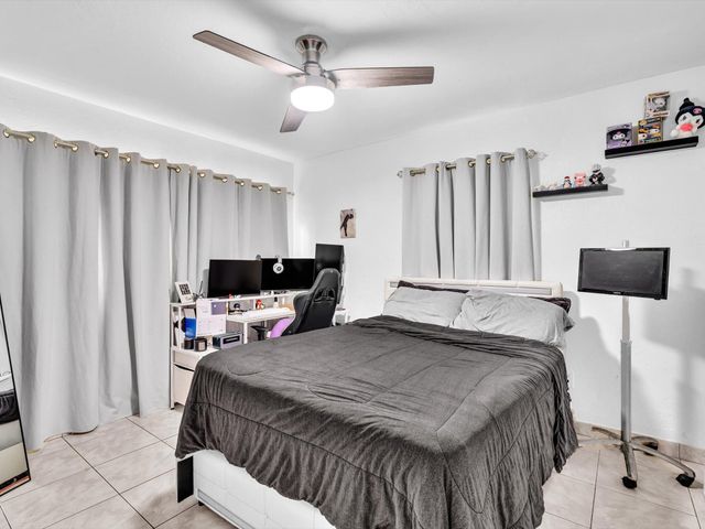 13 SE 14th Street, Dania Beach, FL 33004