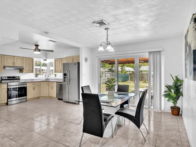 13 SE 14th Street, Dania Beach, FL 33004