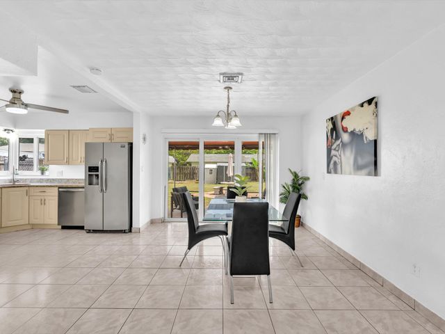 13 SE 14th Street, Dania Beach, FL 33004