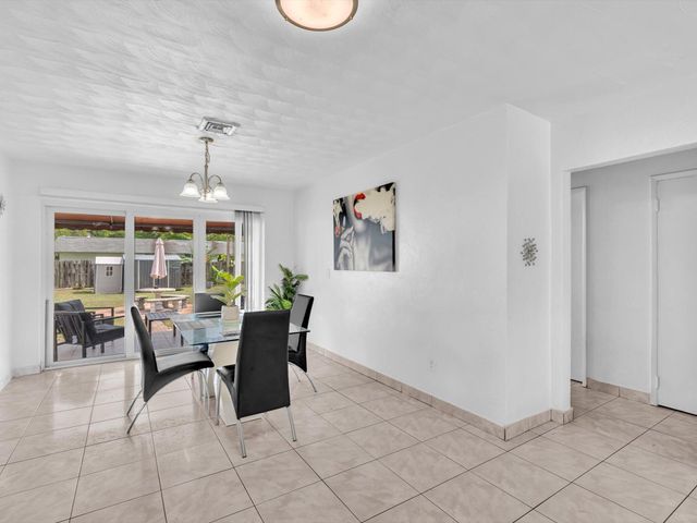 13 SE 14th Street, Dania Beach, FL 33004