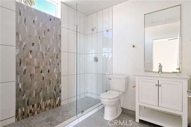 14754 Gilmore Street, Van Nuys (los Angeles), CA 91411