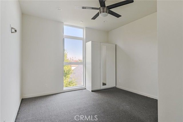 14754 Gilmore Street, Van Nuys (los Angeles), CA 91411