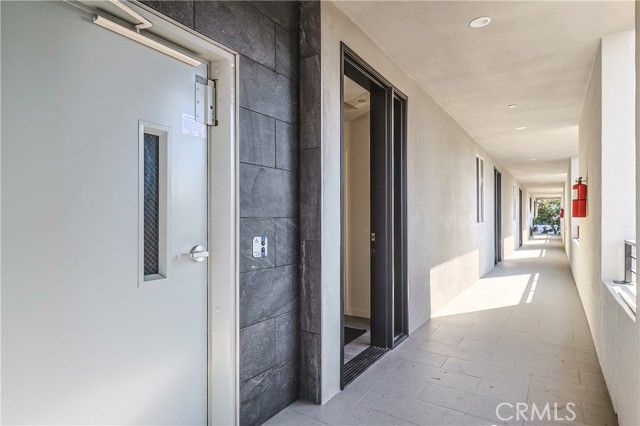 14754 Gilmore Street, Van Nuys (los Angeles), CA 91411