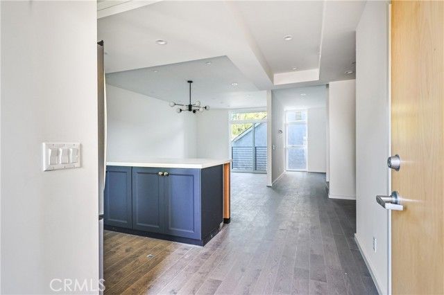 14754 Gilmore Street, Van Nuys (los Angeles), CA 91411