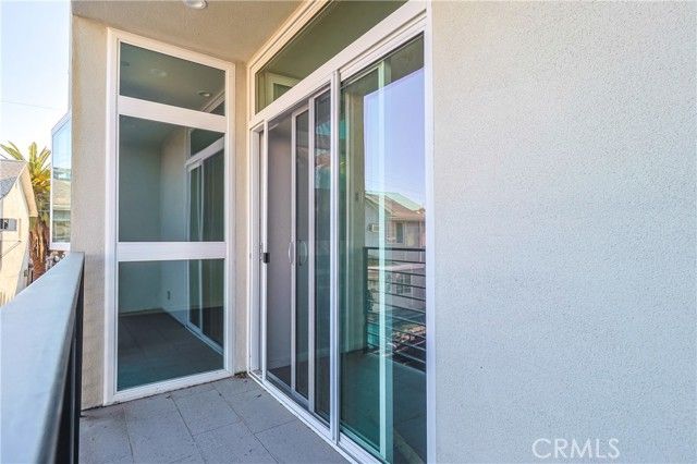 14754 Gilmore Street, Van Nuys (los Angeles), CA 91411