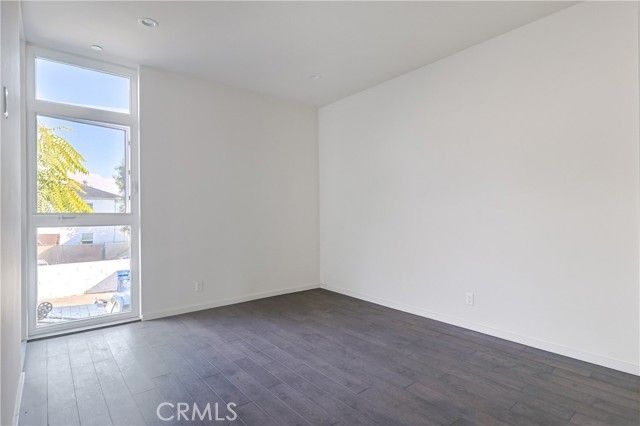 14754 Gilmore Street, Van Nuys (los Angeles), CA 91411