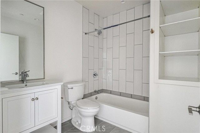 14754 Gilmore Street, Van Nuys (los Angeles), CA 91411