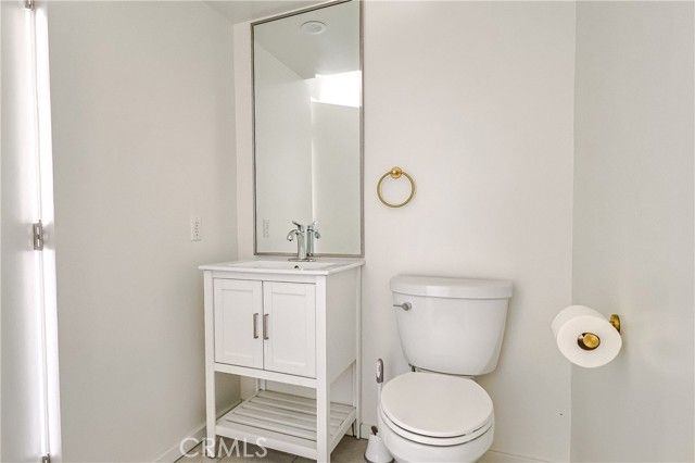 14754 Gilmore Street, Van Nuys (los Angeles), CA 91411