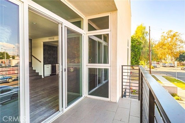 14754 Gilmore Street, Van Nuys (los Angeles), CA 91411