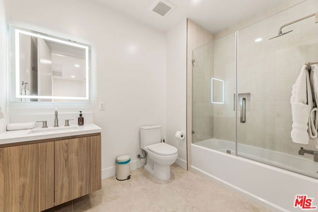 3651 Regal Place 201, Los Angeles, CA 90068