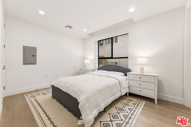3651 Regal Place 201, Los Angeles, CA 90068