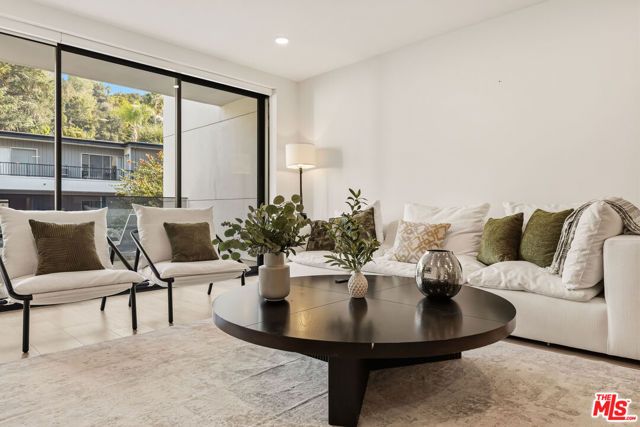 3651 Regal Place 201, Los Angeles, CA 90068