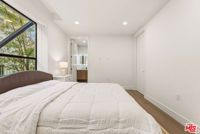 3651 Regal Place 201, Los Angeles, CA 90068