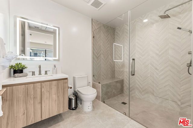 3651 Regal Place 201, Los Angeles, CA 90068