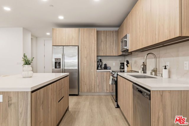 3651 Regal Place 201, Los Angeles, CA 90068