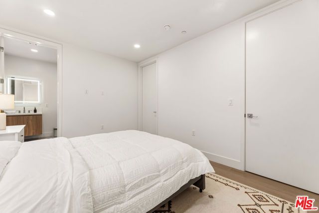 3651 Regal Place 201, Los Angeles, CA 90068