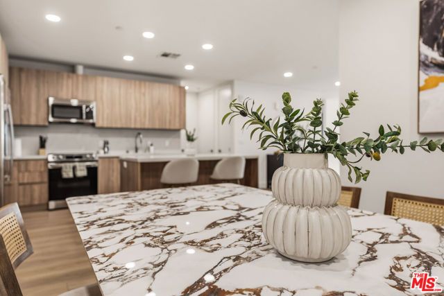 3651 Regal Place 201, Los Angeles, CA 90068