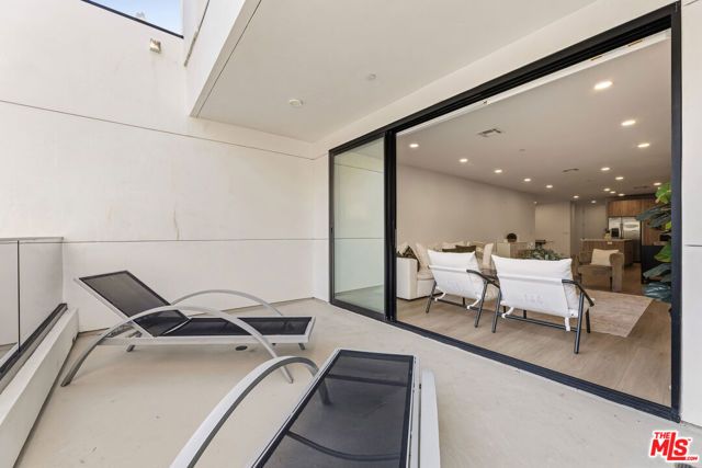 3651 Regal Place 201, Los Angeles, CA 90068