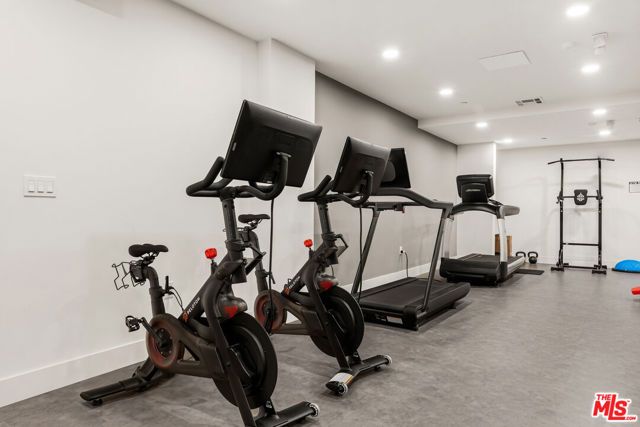 3651 Regal Place 201, Los Angeles, CA 90068