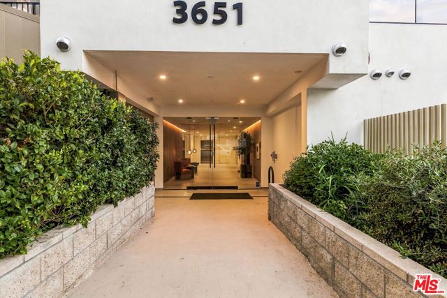 3651 Regal Place 201, Los Angeles, CA 90068
