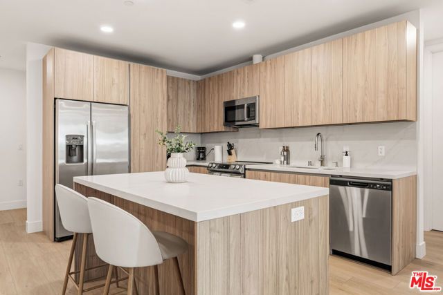 3651 Regal Place 201, Los Angeles, CA 90068