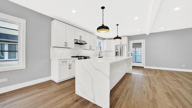 2128 N Lawler Avenue, Chicago, IL 60639