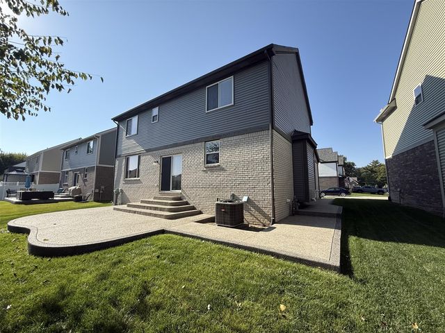 29371 Bayside Circle, Chesterfield, MI 48047