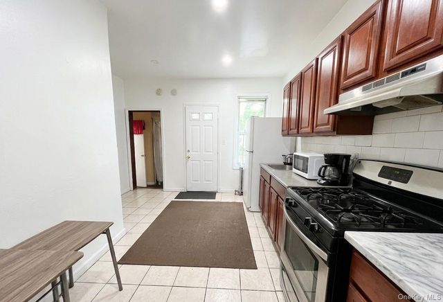 1542 Saint Lawrence Avenue, Bronx, NY 10460