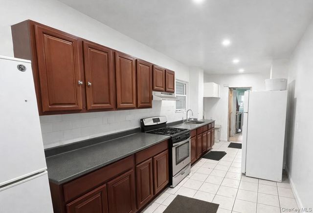 1542 Saint Lawrence Avenue, Bronx, NY 10460
