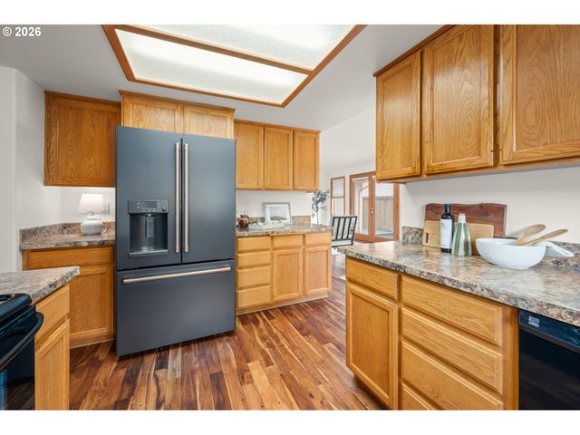 2381 DALE Ave, Eugene, OR 97408