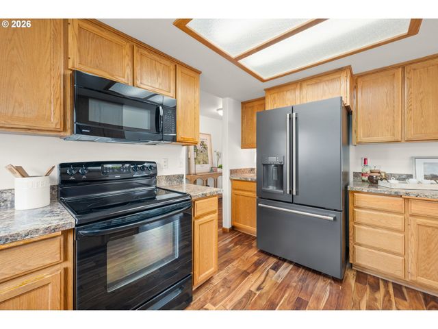 2381 DALE Ave, Eugene, OR 97408