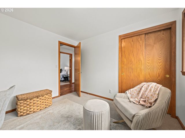 2381 DALE Ave, Eugene, OR 97408