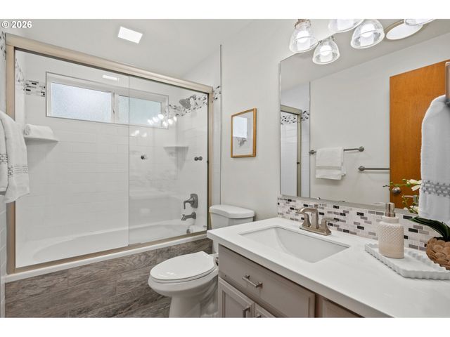 2381 DALE Ave, Eugene, OR 97408