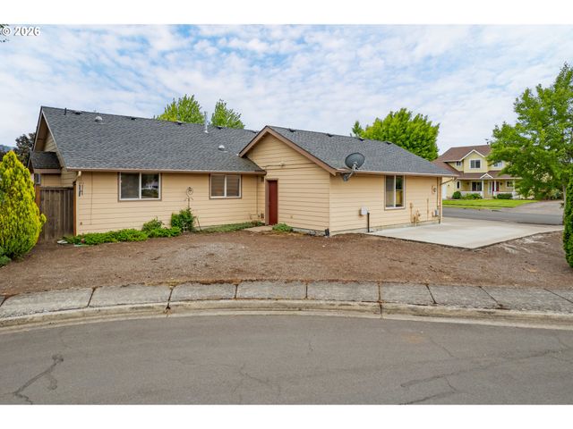 2381 DALE Ave, Eugene, OR 97408