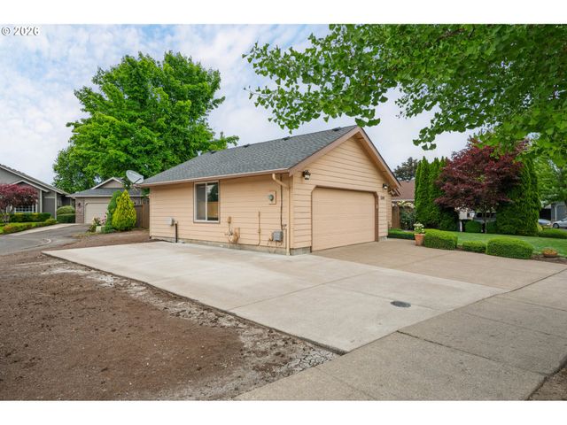 2381 DALE Ave, Eugene, OR 97408