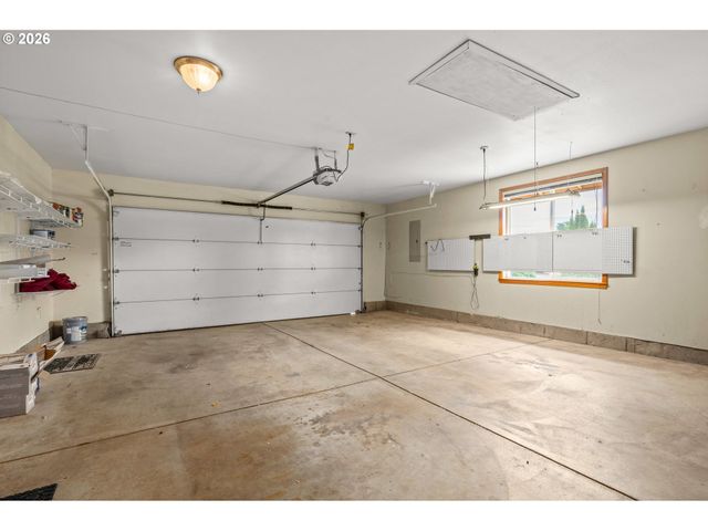2381 DALE Ave, Eugene, OR 97408