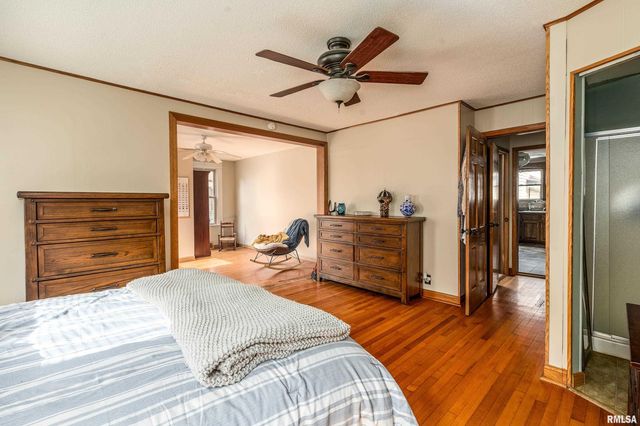 306 S MADISON Street, Marion, IL 62959