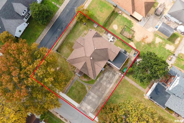 306 S MADISON Street, Marion, IL 62959