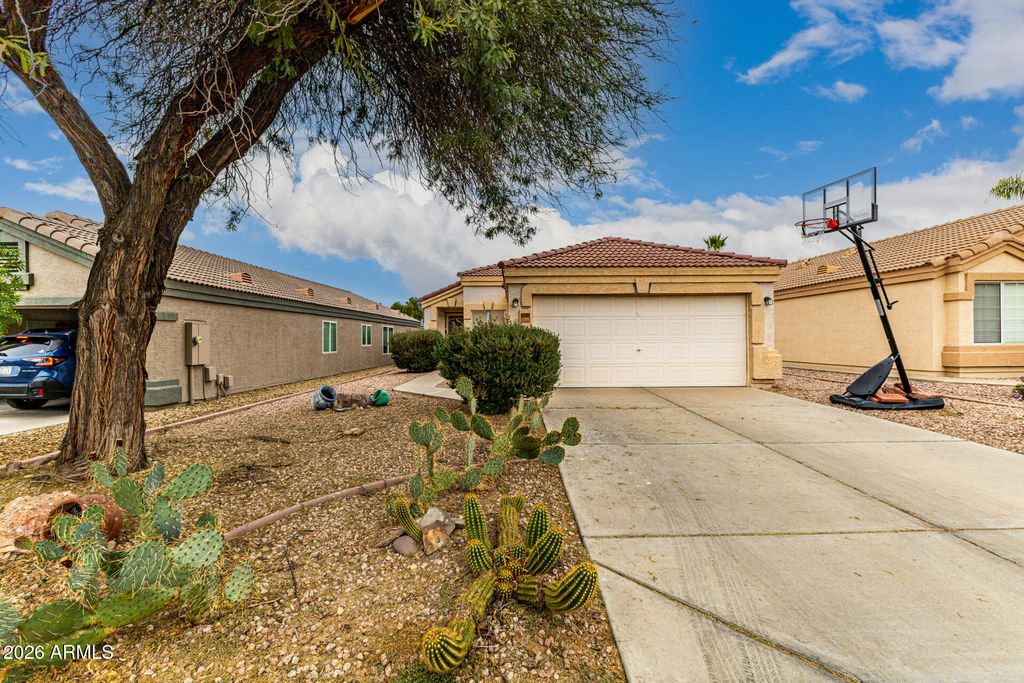 11340 W MADISEN ELLISE Drive, Surprise, AZ 85378