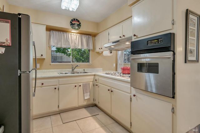 781 5th St W, Sonoma, CA 95476