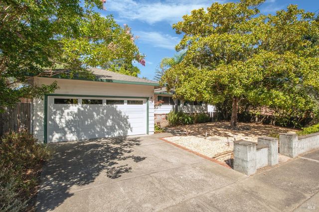 781 5th St W, Sonoma, CA 95476