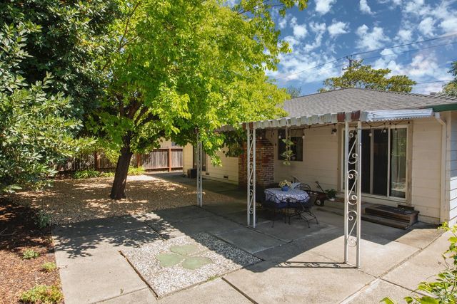 781 5th St W, Sonoma, CA 95476