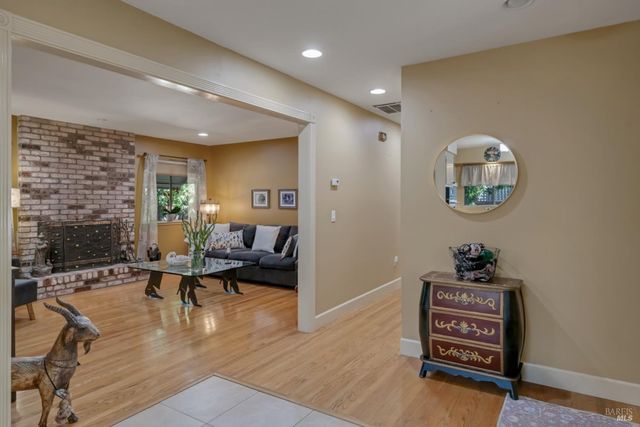 781 5th St W, Sonoma, CA 95476