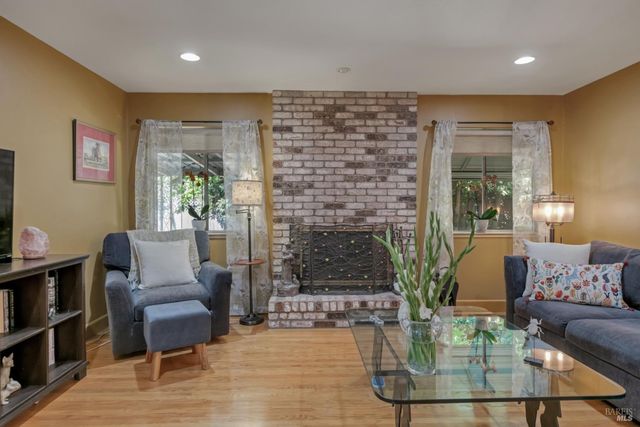 781 5th St W, Sonoma, CA 95476