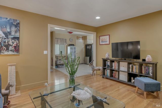 781 5th St W, Sonoma, CA 95476