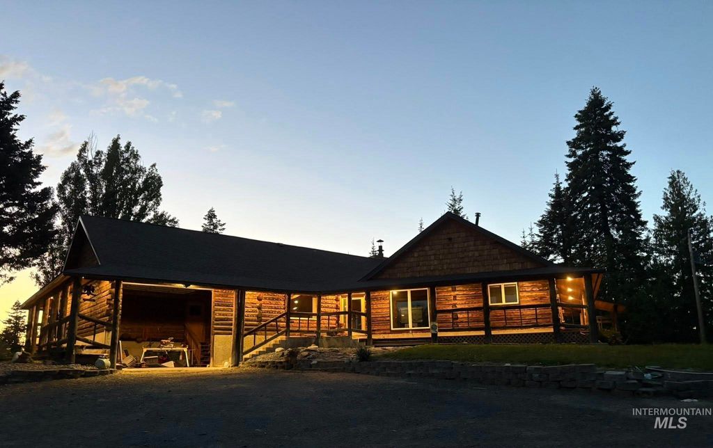 14797 Grangemont Road, Orofino, ID 83544