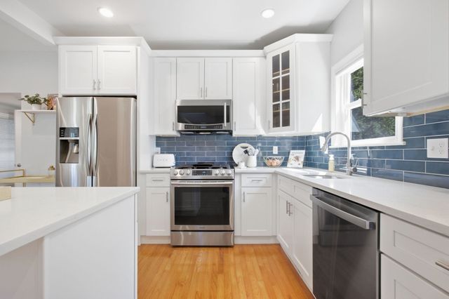 29 Canterbury Drive, Reading, MA 01867